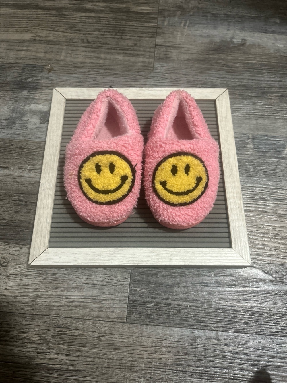 Pink Smiley Kids Fuzzy Footie Slippers 7/8